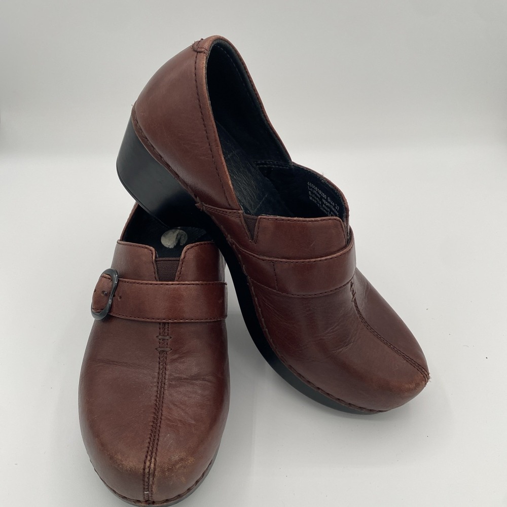 Dansko Womens Tamara Leather‎ Buckle Clog Burgundy Size 37 (US 6.5)
